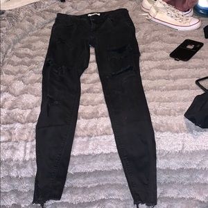 Black very ripped skinny jeans